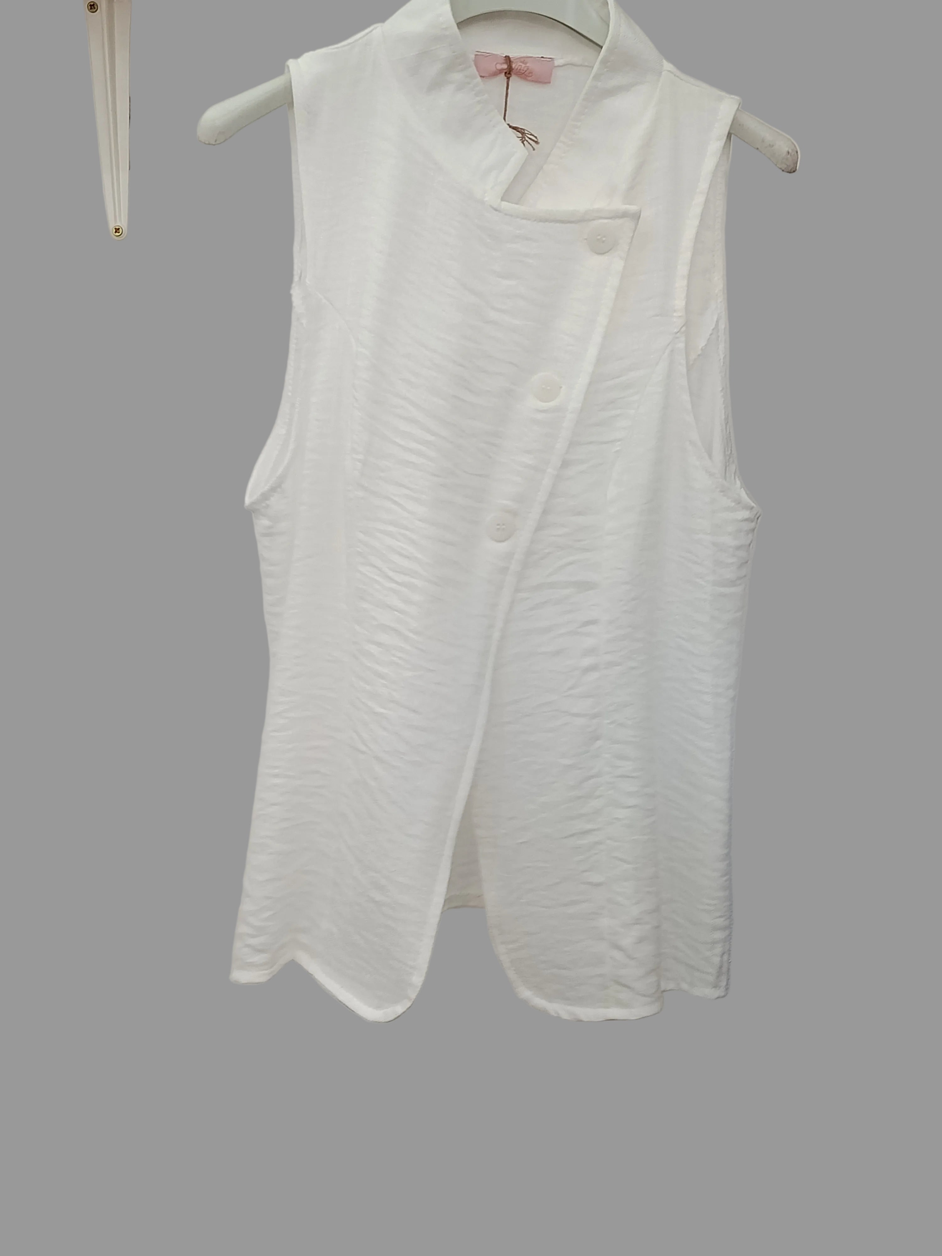 chaleco de lino blanco